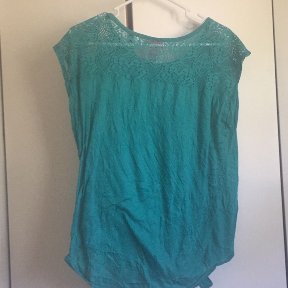 Woman’s Top 1X - Picture 2 of 3